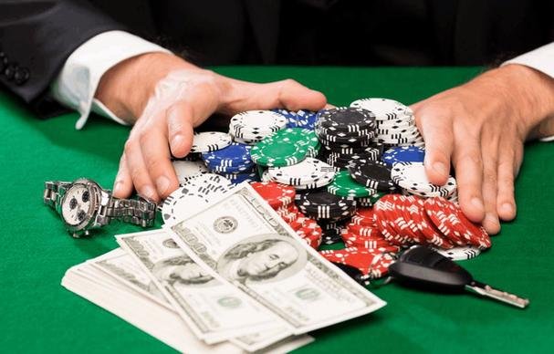 Filipino player using pisoperya mobile app on Android phone for sports betting